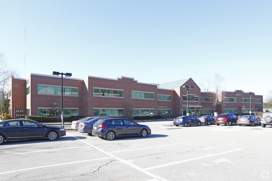 130 Rumford Ave, Newton, MA for lease - Primary Photo - Image 1 of 6