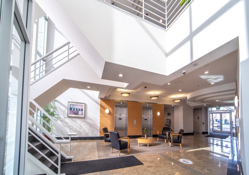 22260 Haggerty Rd, Northville, MI for lease - Interior Photo - Image 3 of 11