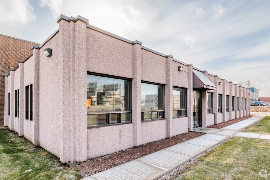 1400 Rte Transcanadienne, Dorval, QC for lease - Building Photo - Image 2 of 8