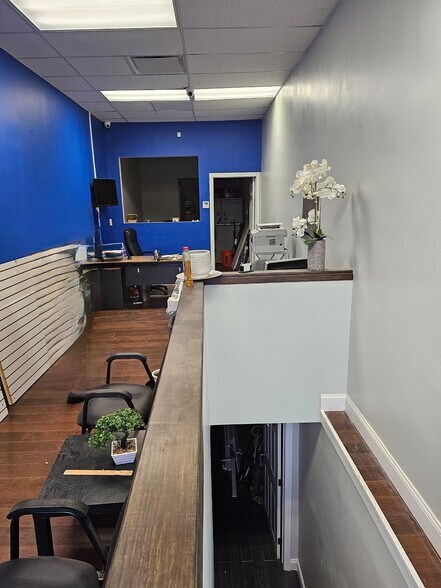 253-14 Union Turnpike, Floral Park, NY for lease - Interior Photo - Image 2 of 3