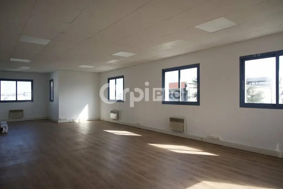 Office in Chassieu for lease Interior Photo- Image 1 of 72