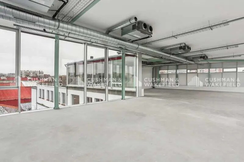 Office in Malakoff for lease - Building Photo - Image 3 of 19