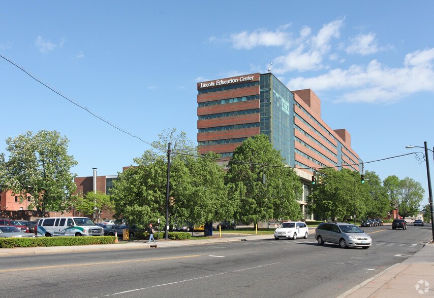 85 Sigourney St, Hartford, CT 06105