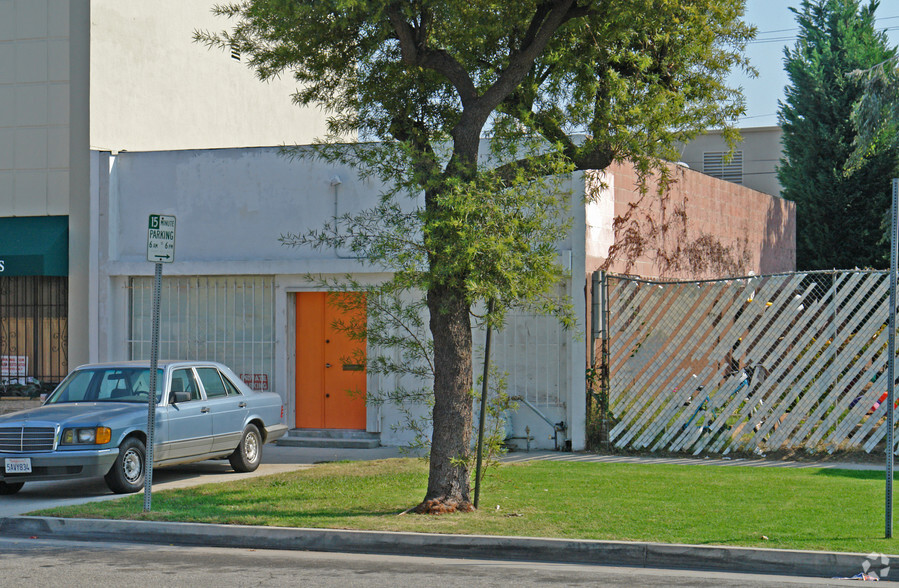 8560 Venice Blvd, Los Angeles, CA for lease - Primary Photo - Image 1 of 15