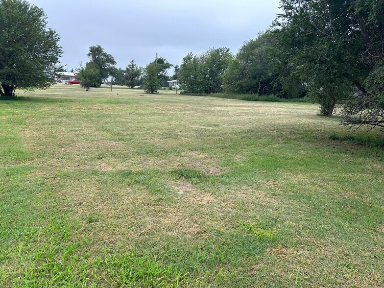 405 Broadway Ave, Burdett, KS for sale - Building Photo - Image 1 of 1