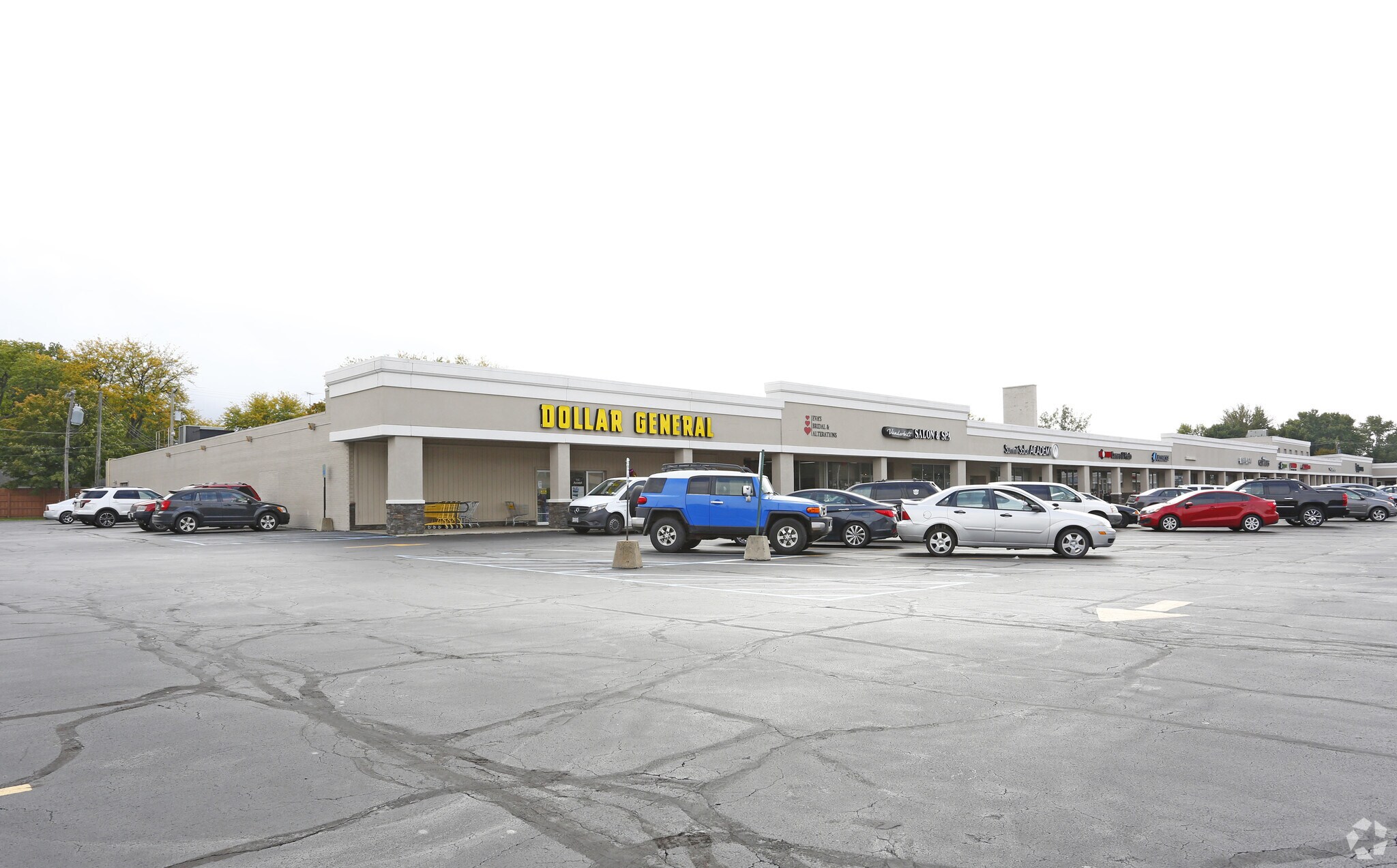 132 W South Boundary St, Perrysburg, OH 43551 Country Charm Shopping