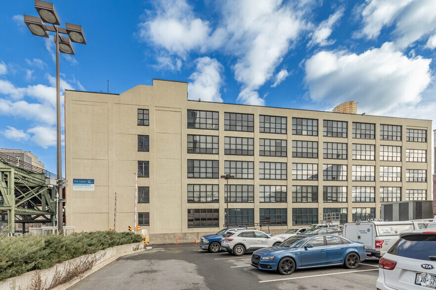 29-76 Northern Blvd, Long Island City, NY for lease - Building Photo - Image 2 of 5