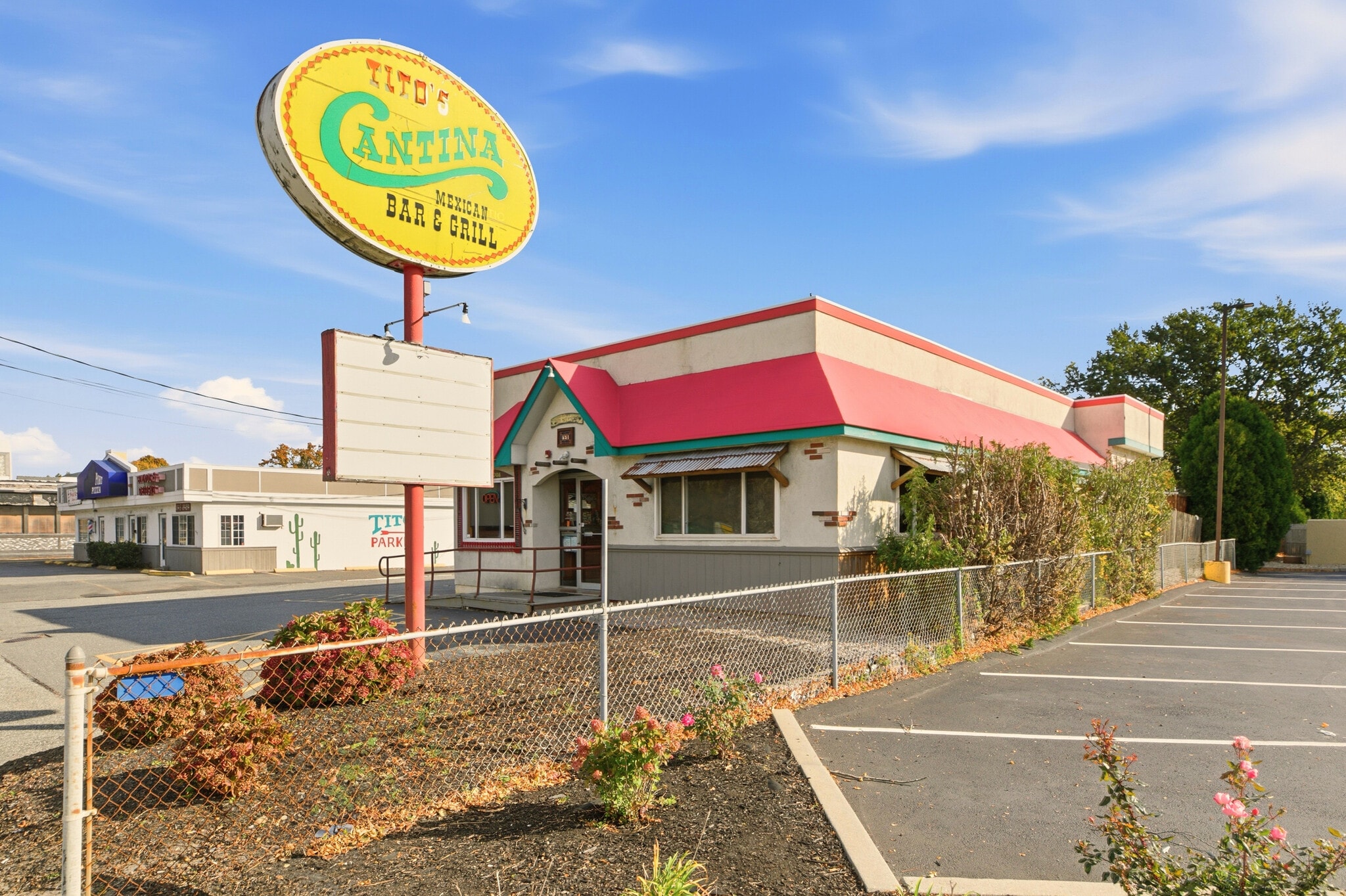 651 W Main Rd, Middletown, RI for sale Building Photo- Image 1 of 13