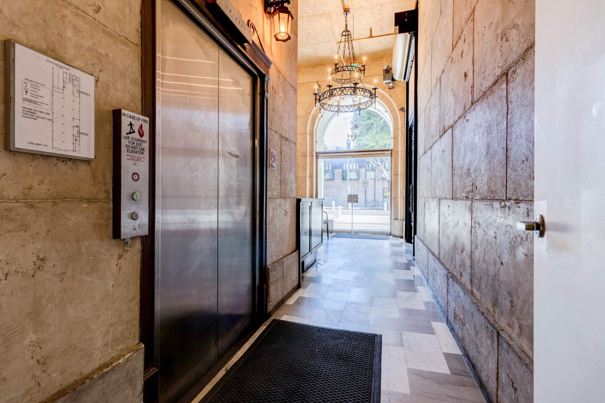 833 S Spring St, Los Angeles, CA 90014 Primrose Design Center