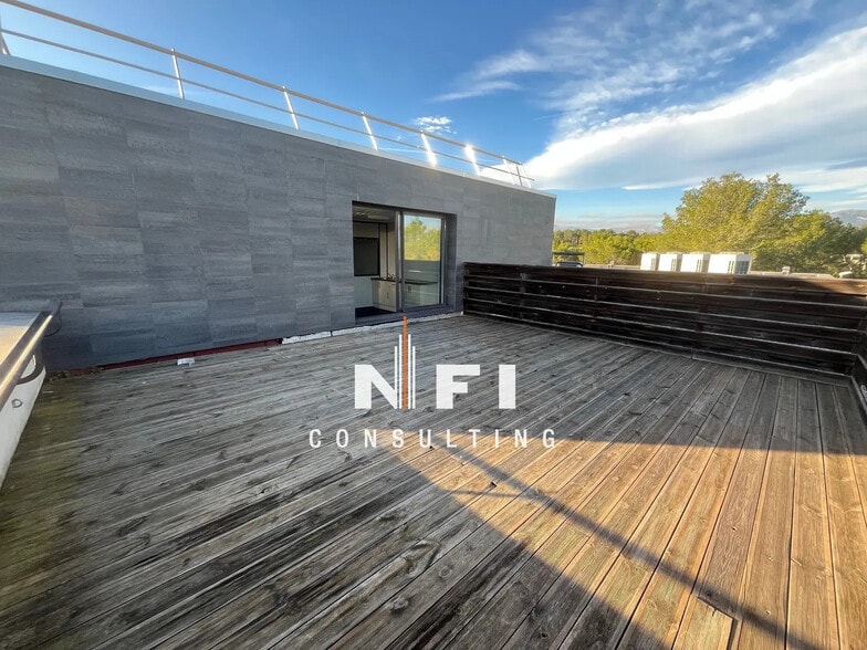 Office in Valbonne for lease - Interior Photo - Image 1 of 9