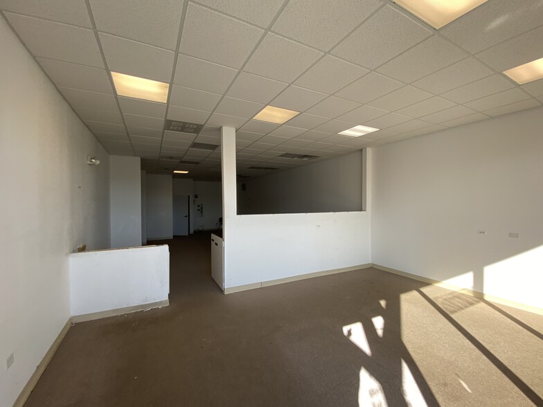 302-310 State St, Marengo, IL for lease - Interior Photo - Image 3 of 5