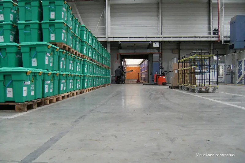 Flex in Nîmes for lease - Building Photo - Image 2 of 11