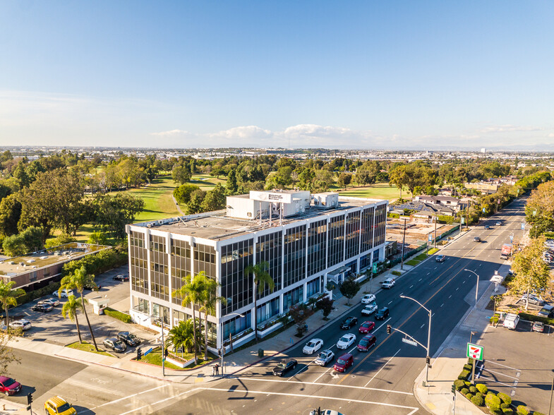 4201 N Long Beach Blvd, Long Beach, CA for lease - Building Photo - Image 3 of 8