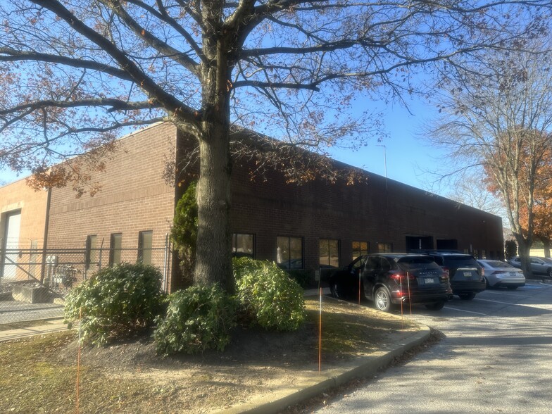 306 Commerce Dr, Exton, PA for lease - Building Photo - Image 2 of 30