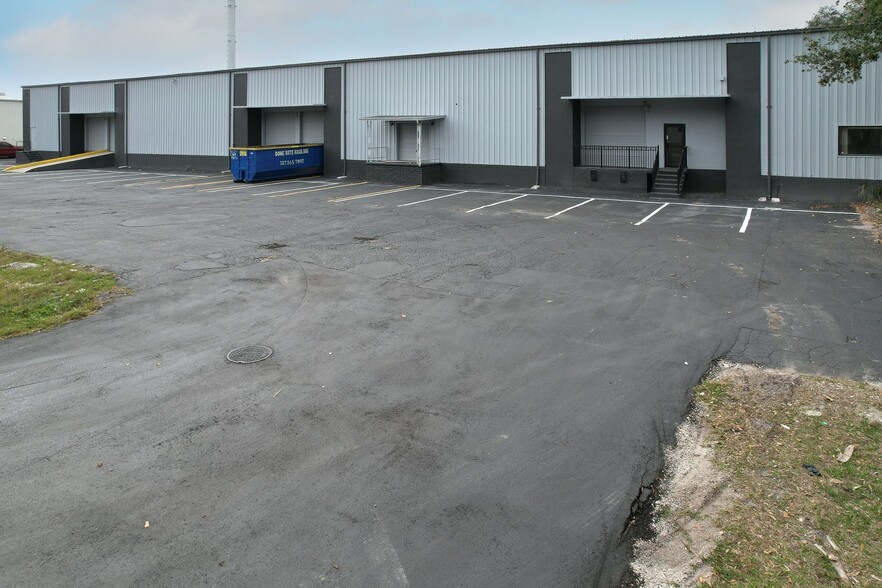 2250 10th St SE, Largo, FL for lease - Building Photo - Image 3 of 7