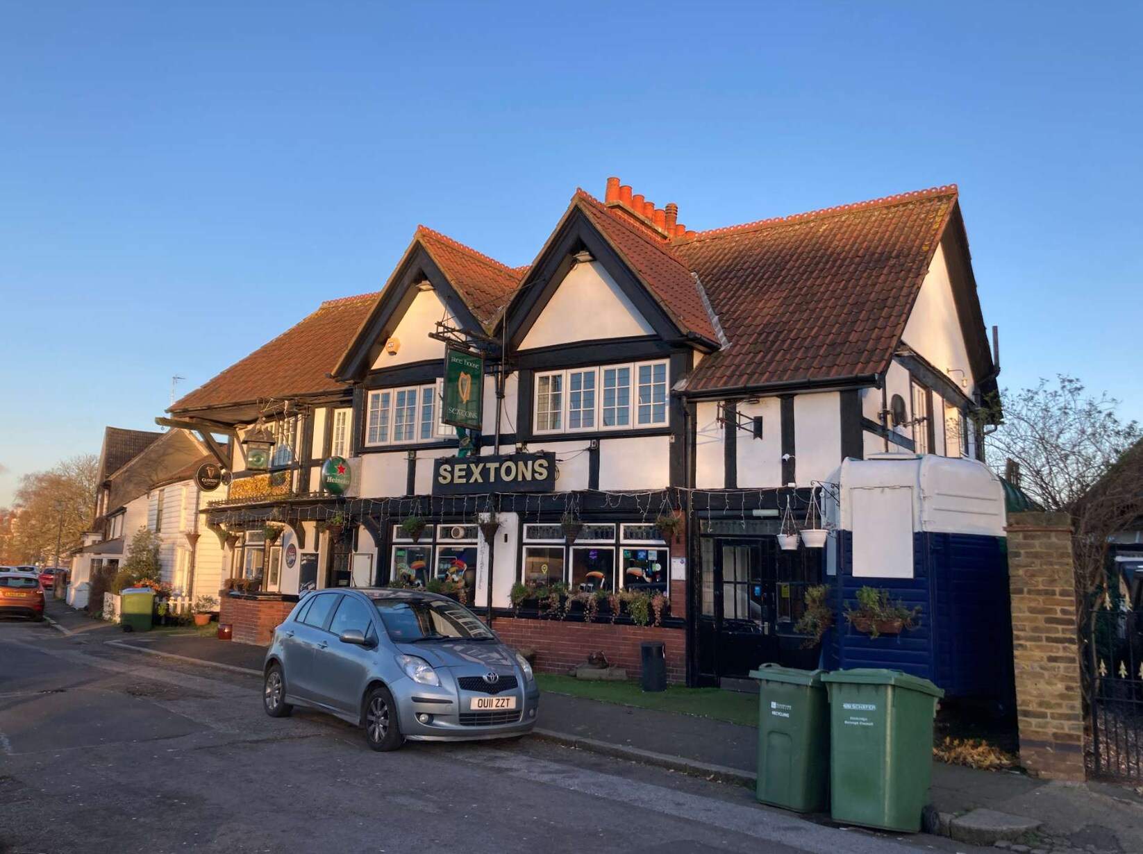 Weston Green, Thames Ditton for sale Primary Photo- Image 1 of 1