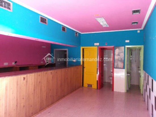 Retail in Cáceres, Cáceres for lease - Building Photo - Image 2 of 4
