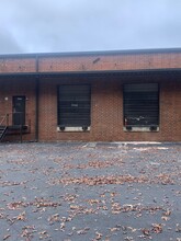 3902-3916 Shirley Dr SW, Atlanta, GA for lease Building Photo- Image 2 of 8