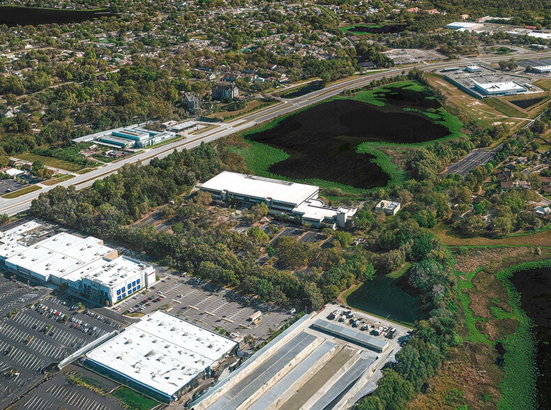 555 Lake Border Dr, Apopka, FL for sale - Building Photo - Image 3 of 28