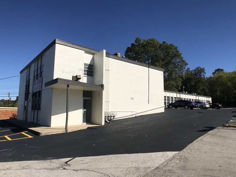 9433 Parkway E, Birmingham, AL for lease - Building Photo - Image 1 of 3