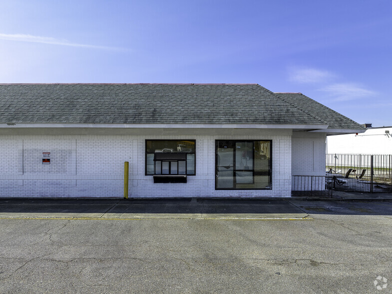 1350 Hartford Ave, Johnston, RI for lease - Building Photo - Image 2 of 13