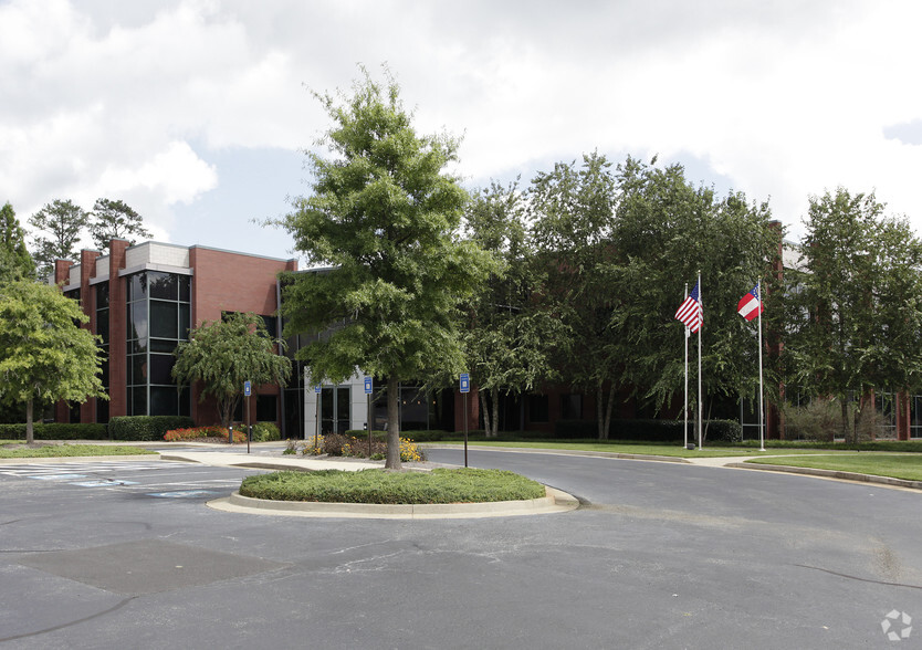 1800 W Oak Commons Ct, Marietta, GA for lease - Primary Photo - Image 1 of 2