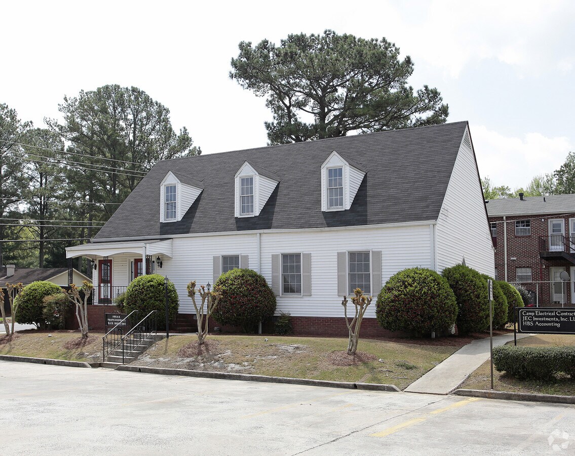 8 Coker Dr, Rome, GA 30165