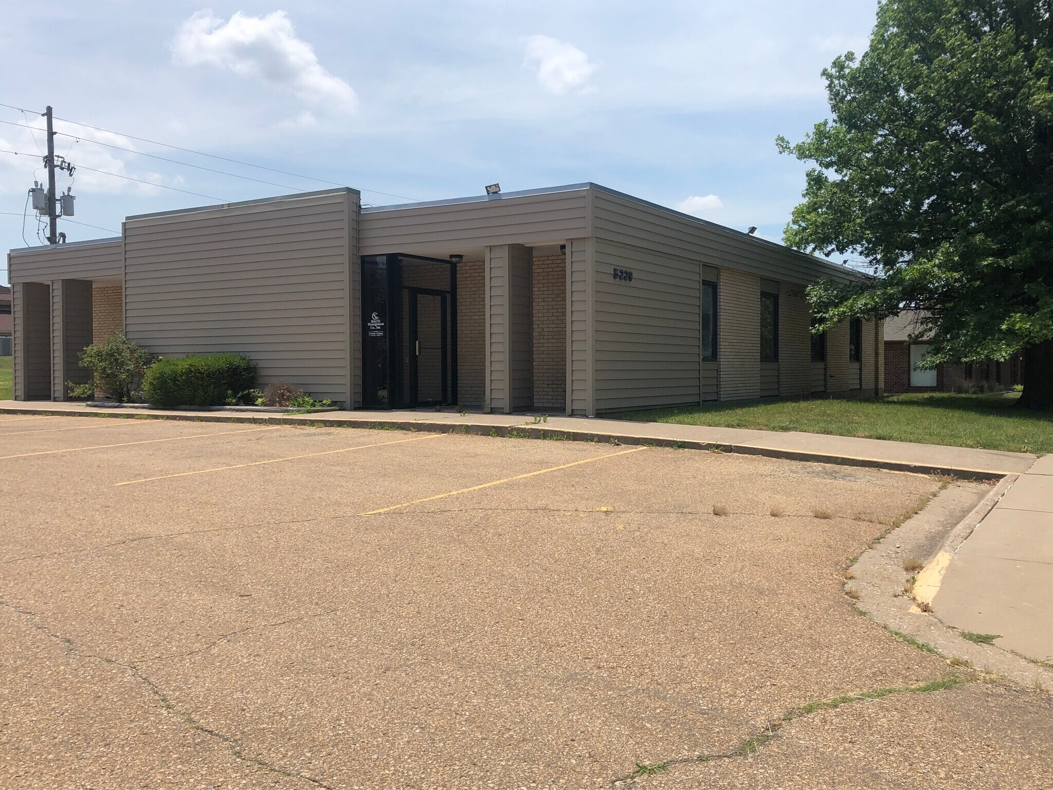 5229 Sw 7th St, Topeka, KS for sale Primary Photo- Image 1 of 1