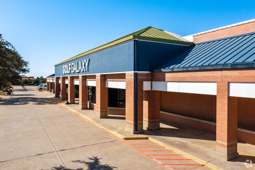 2100 W Northwest Hwy, Grapevine, TX for lease - Building Photo - Image 3 of 10