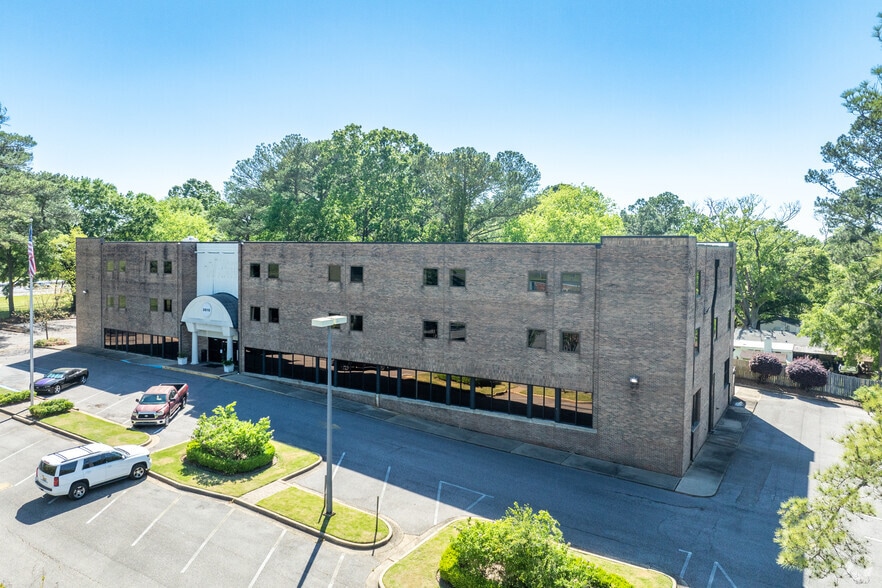 3815 Interstate Ct, Montgomery, AL for sale - Building Photo - Image 1 of 18