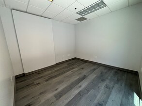 15825 S 46th St, Phoenix, AZ for lease Interior Photo- Image 2 of 3