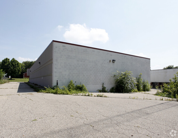 1026 Ann Arbor St, Flint, MI for sale - Building Photo - Image 2 of 3