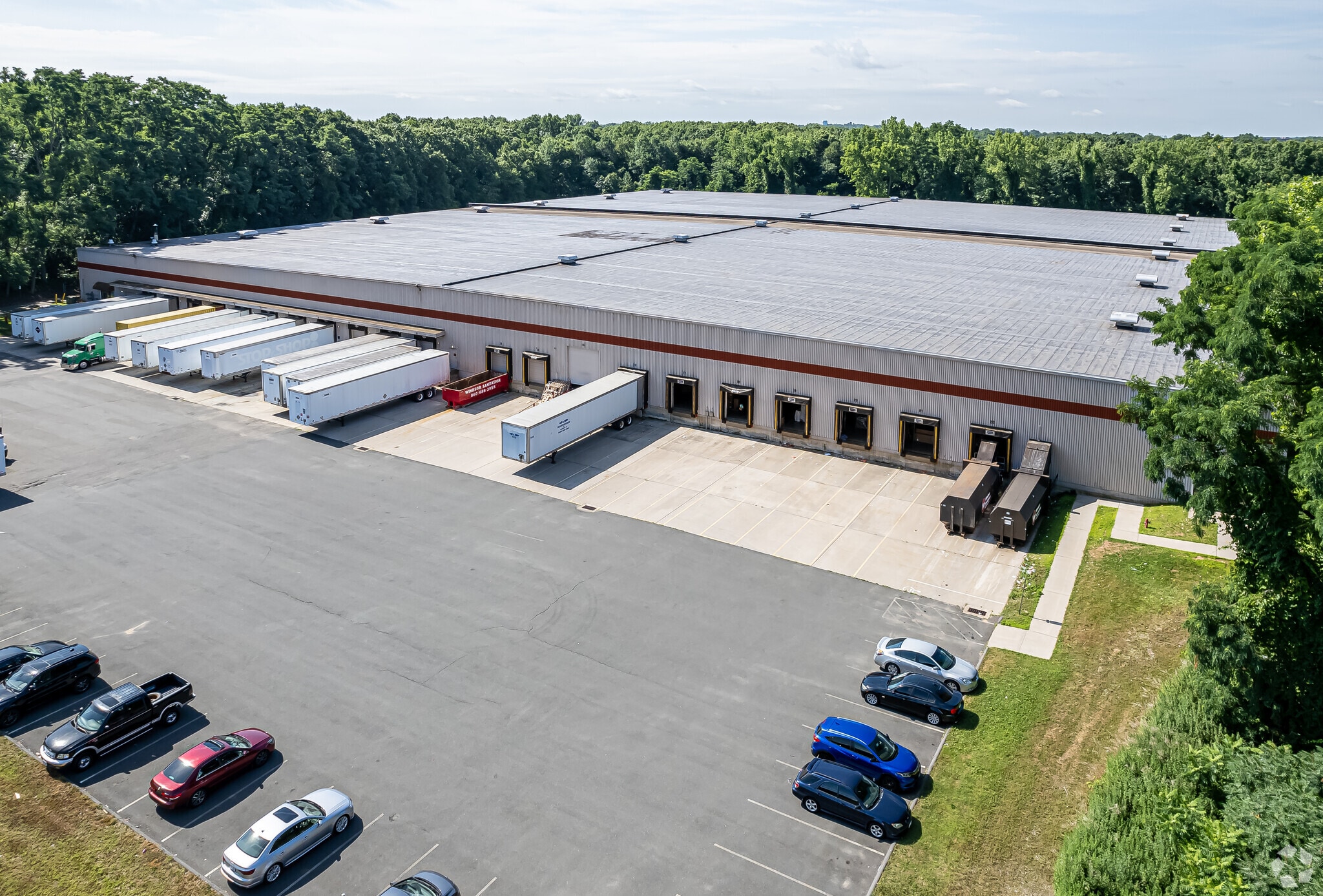 35 Manning Rd, Enfield, CT for sale Primary Photo- Image 1 of 1