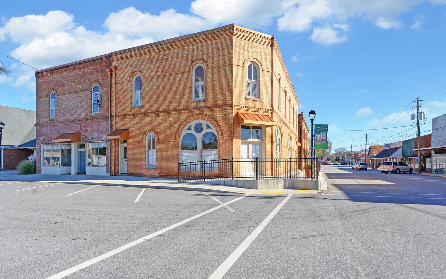 830 Grogan St, Lavonia, GA 30553