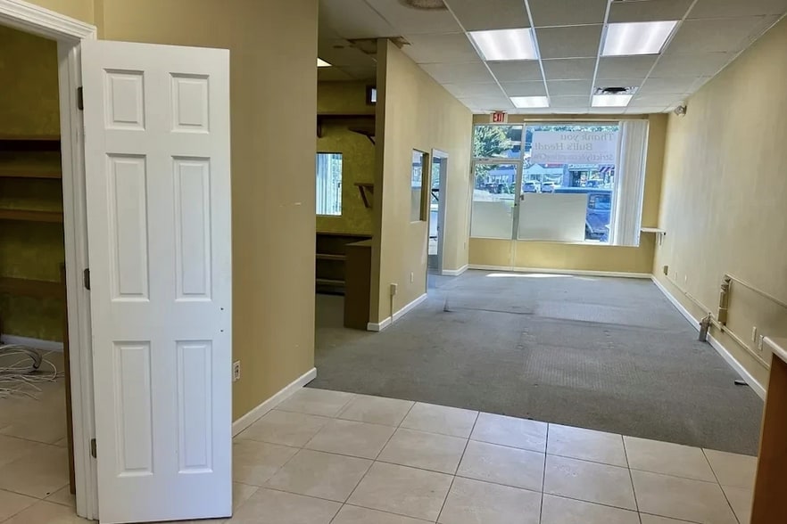 3034 Summer St, Stamford, CT for lease - Building Photo - Image 3 of 5