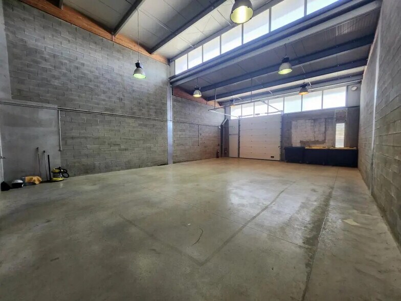 Flex in Castries for lease - Building Photo - Image 2 of 11