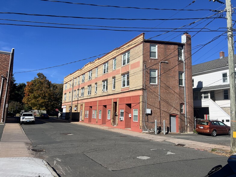 1077 Main St, Manchester, CT for sale - Building Photo - Image 2 of 9