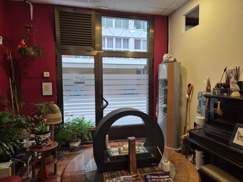 Retail in Gijón, Asturias for lease - Building Photo - Image 2 of 30