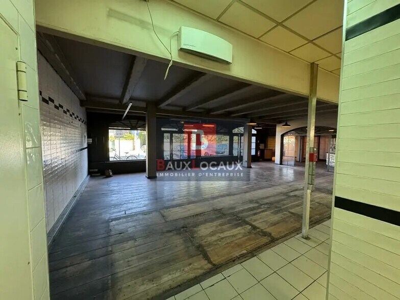 Retail in Avignon for lease - Interior Photo - Image 2 of 8