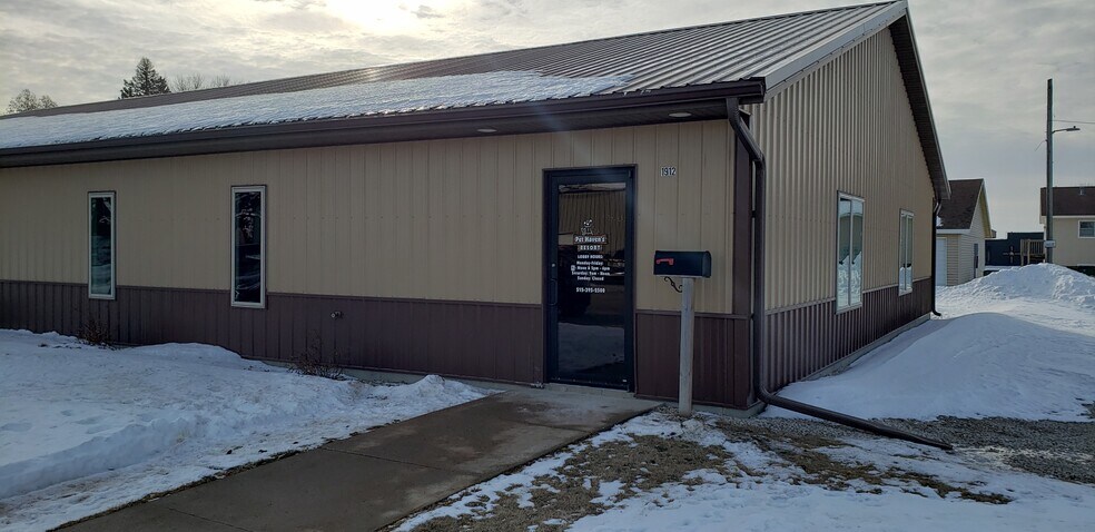 1912 E Mound St, Algona, IA for sale - Primary Photo - Image 1 of 1