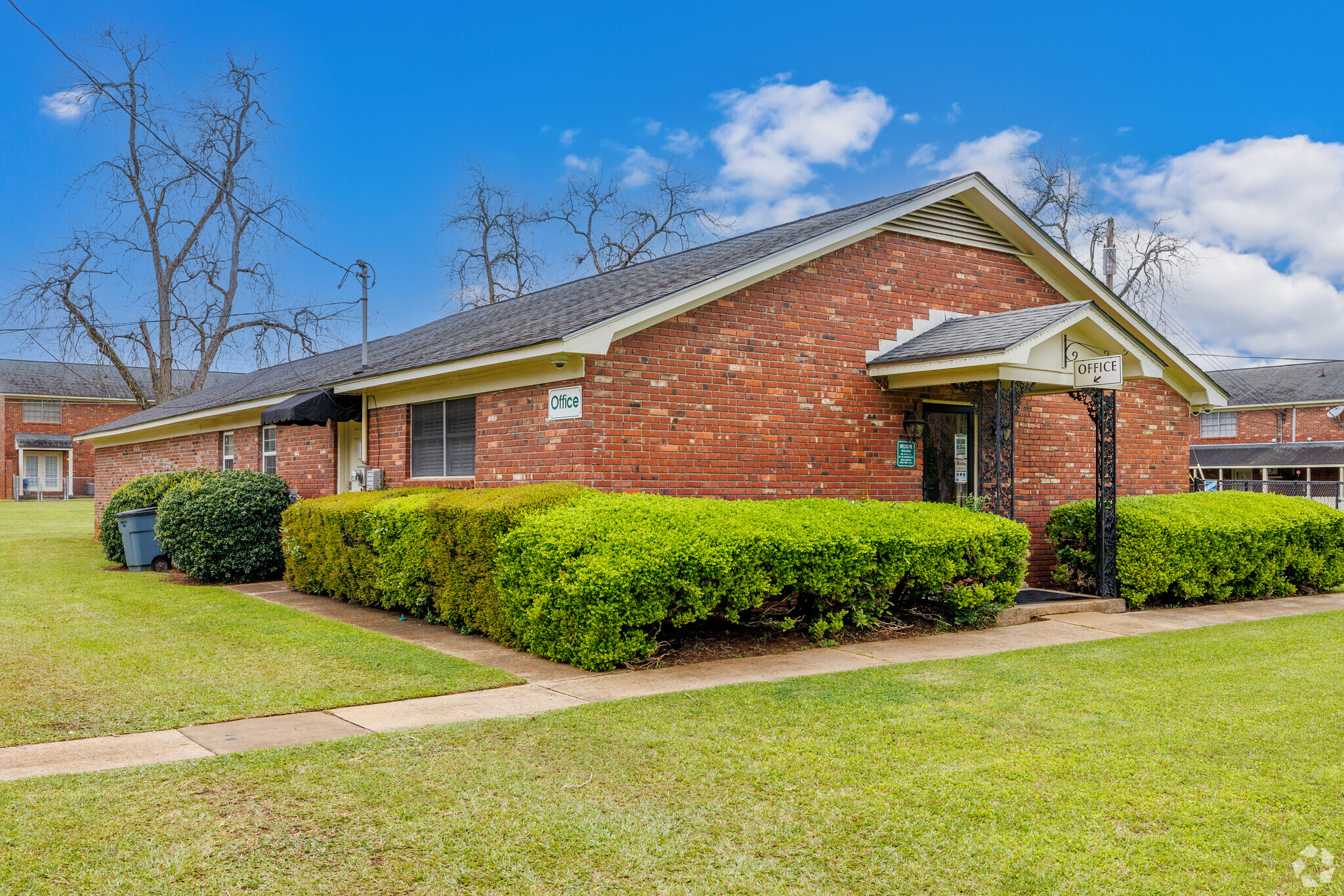 2103-1/2 Nottingham Way, Albany, GA for sale Primary Photo- Image 1 of 1