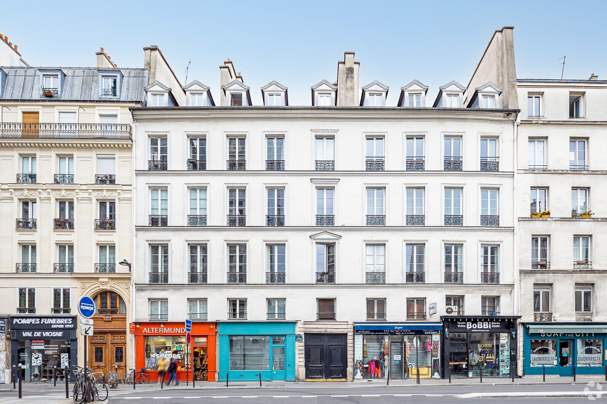 71 Rue Du Faubourg Saint-Martin, Paris for lease Primary Photo- Image 1 of 3