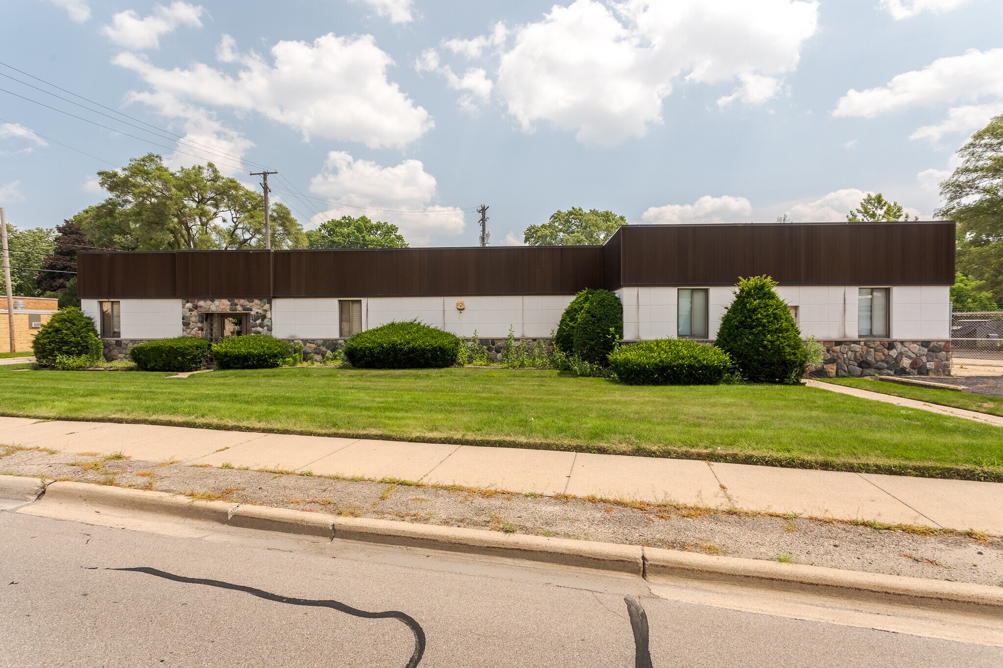 740 N Rochester Rd, Clawson, MI for sale Building Photo- Image 1 of 1