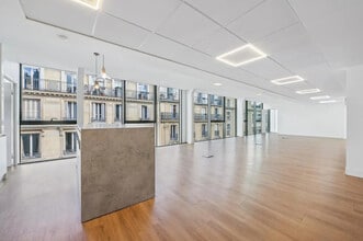 15-17 Rue De Bucarest, Paris for sale Interior Photo- Image 1 of 15