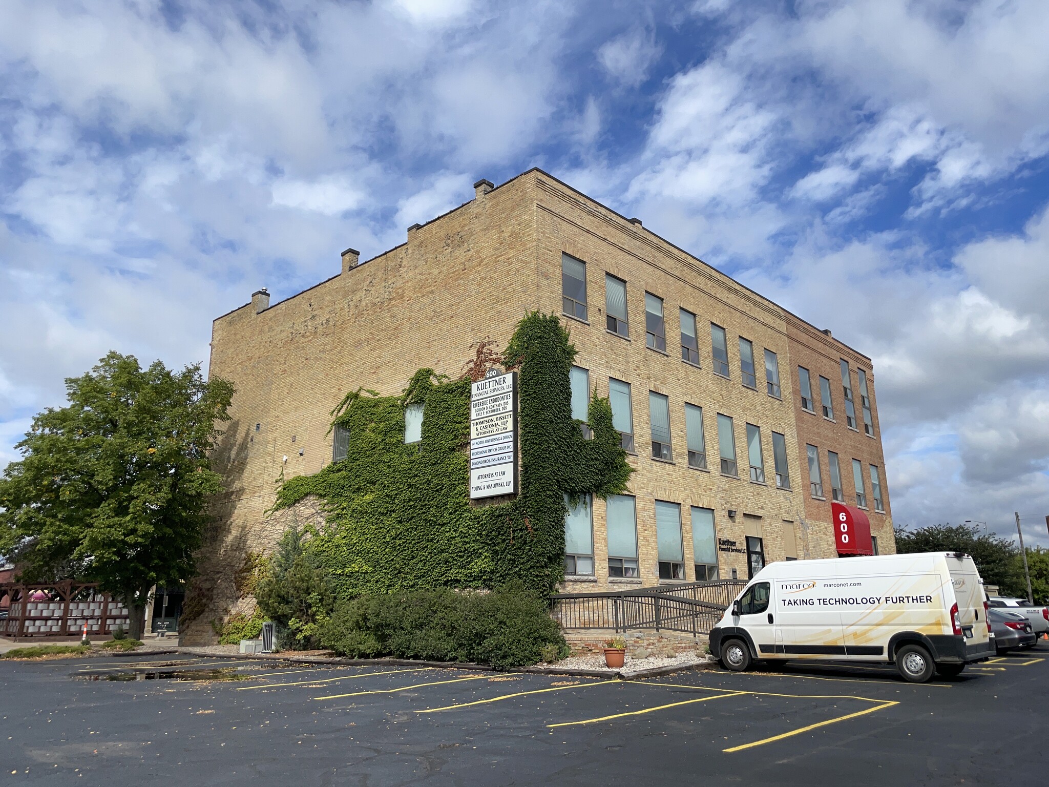 600 S Main St, Oshkosh, WI for sale Primary Photo- Image 1 of 1