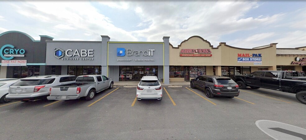 4901-5115 N 10th St, McAllen, TX for lease - Building Photo - Image 2 of 4