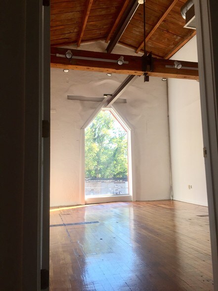 228-236 Krams Ave, Philadelphia, PA for lease - Interior Photo - Image 3 of 5