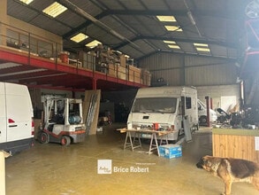 Flex in Marcilly-d'Azergues for sale Interior Photo- Image 1 of 3