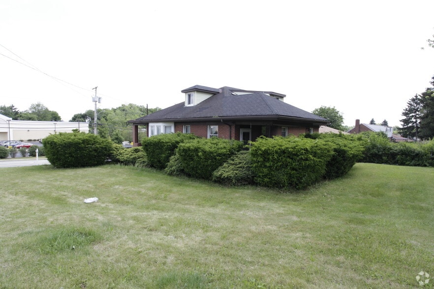 3 Parcels for Sale portfolio of 2 properties for sale on LoopNet.com - Primary Photo - Image 2 of 2