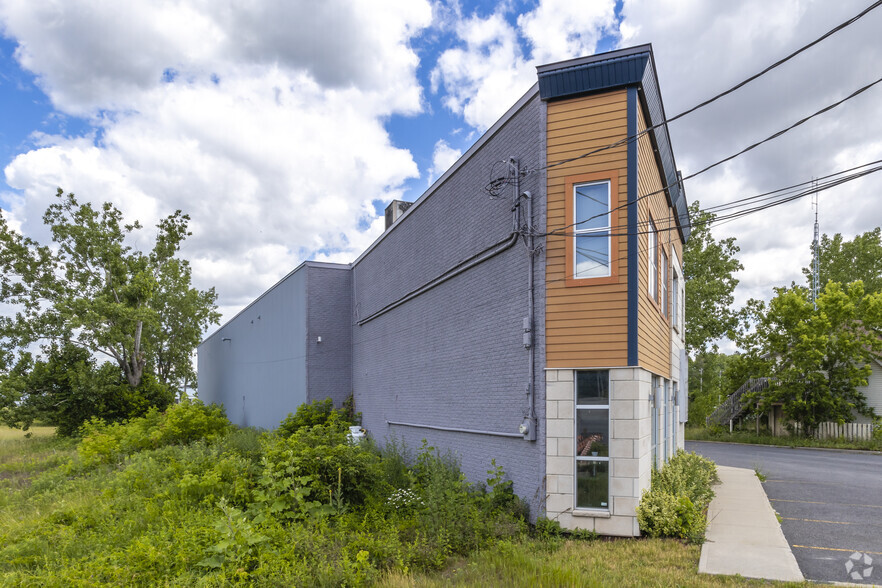 1691 Boul De Périgny, Chambly, QC for lease - Building Photo - Image 3 of 3